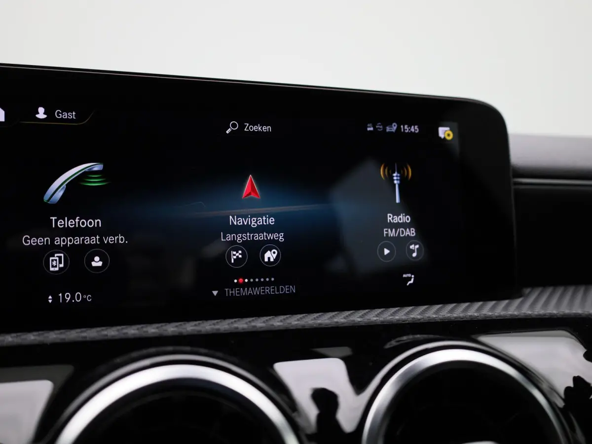200 Advantage | Apple Carplay / Android Auto | Camera | Parkeersensoren | Cruise Control |