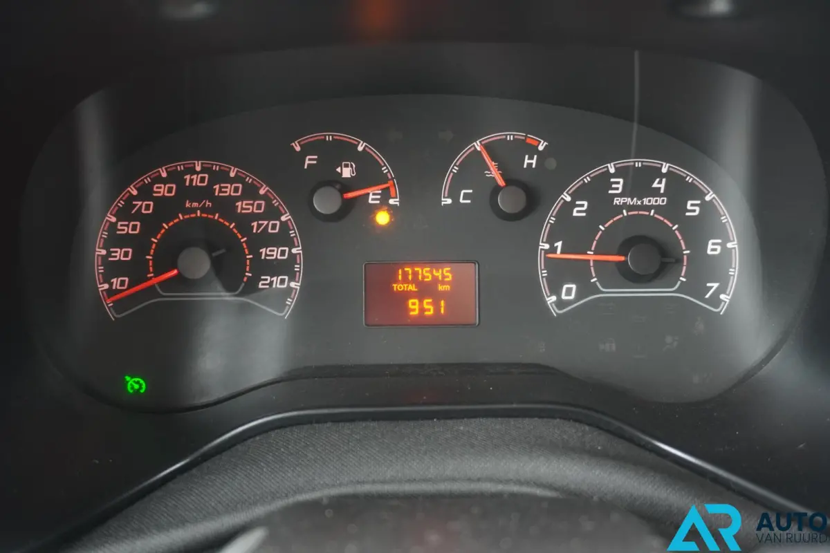1.3 MJ L1 * Airco * Cruise control * Euro 6