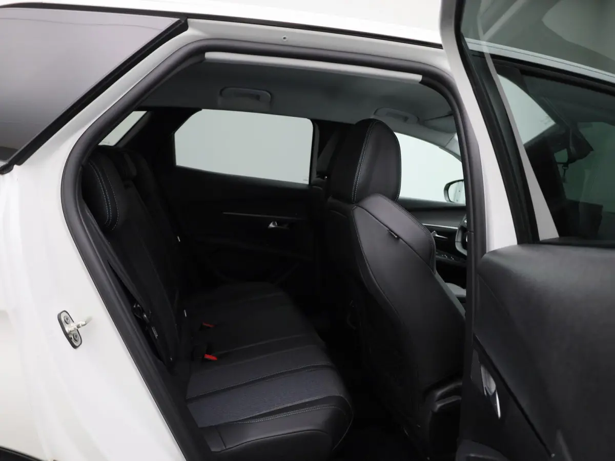 1.2 PureTech 96kW S&S Allure | Wordt Verwacht | Apple Carplay / Android Auto | Camera | Parkeersensoren | Stoelverwarming |