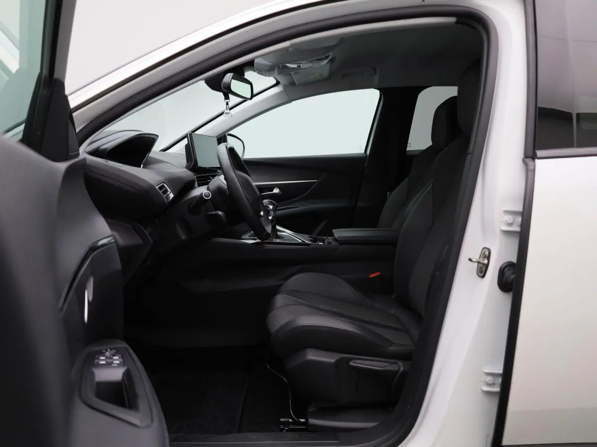 1.2 PureTech 96kW S&S Allure | Wordt Verwacht | Apple Carplay / Android Auto | Camera | Parkeersensoren | Stoelverwarming |