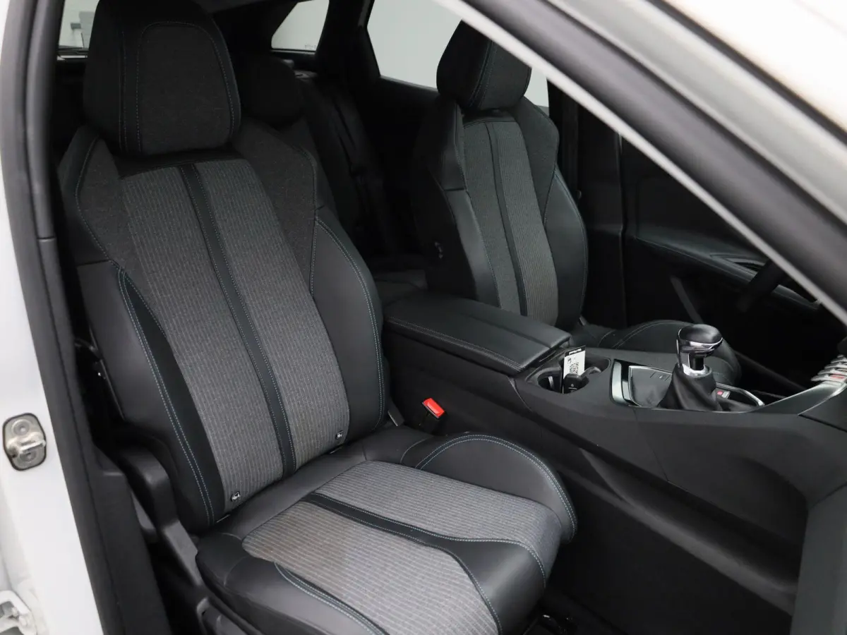 1.2 PureTech 96kW S&S Allure | Wordt Verwacht | Apple Carplay / Android Auto | Camera | Parkeersensoren | Stoelverwarming |