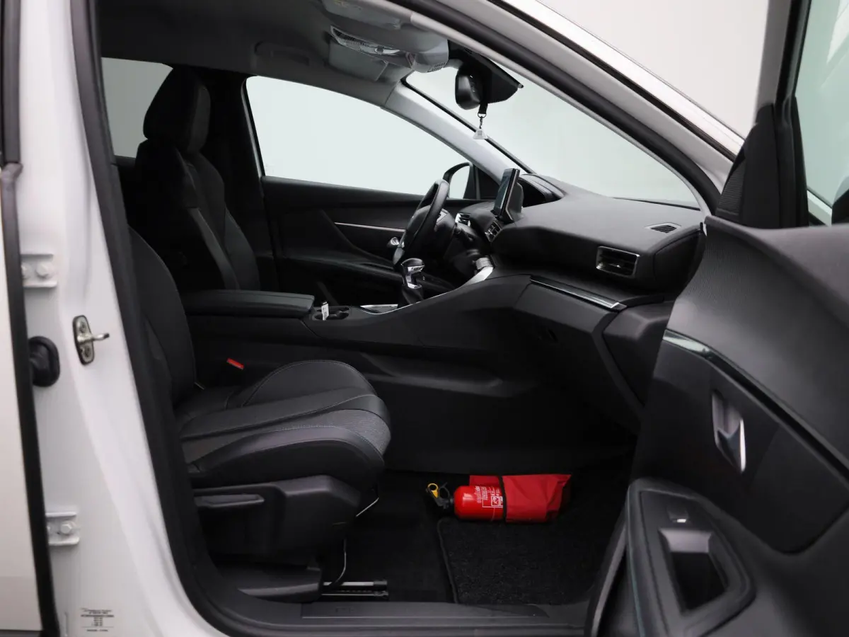 1.2 PureTech 96kW S&S Allure | Wordt Verwacht | Apple Carplay / Android Auto | Camera | Parkeersensoren | Stoelverwarming |