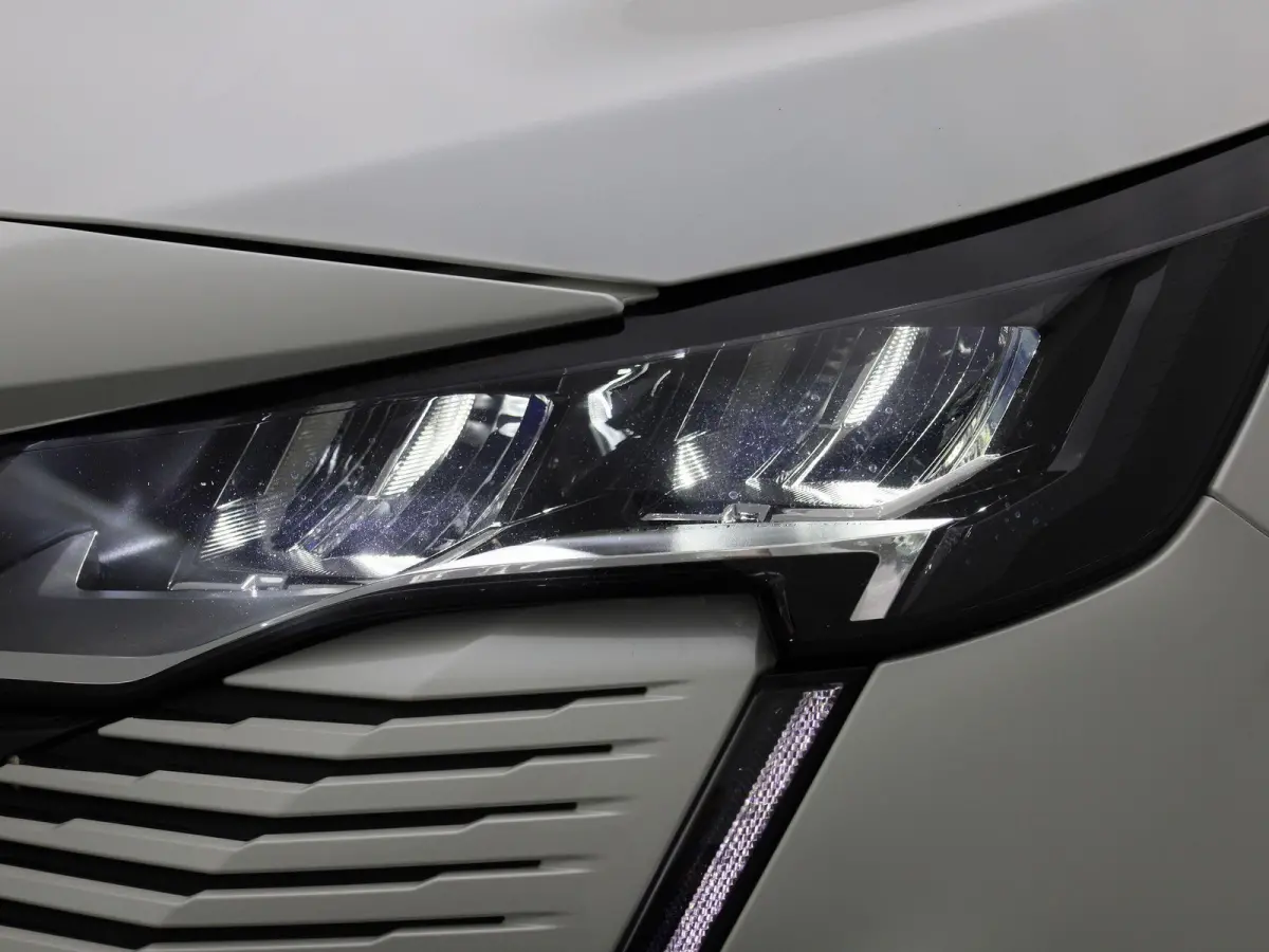 1.2 PureTech 96kW S&S Allure | Wordt Verwacht | Apple Carplay / Android Auto | Camera | Parkeersensoren | Stoelverwarming |