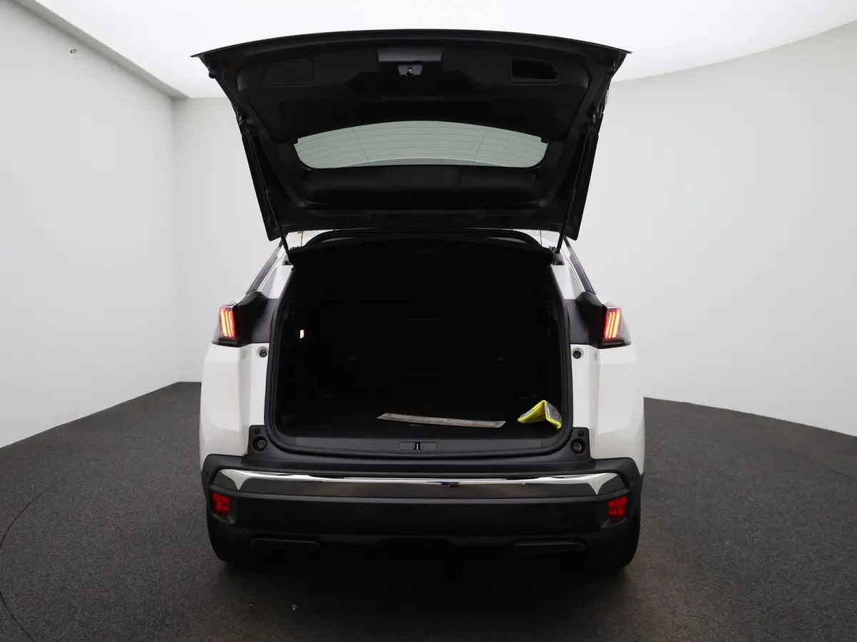 1.2 PureTech 96kW S&S Allure | Wordt Verwacht | Apple Carplay / Android Auto | Camera | Parkeersensoren | Stoelverwarming |