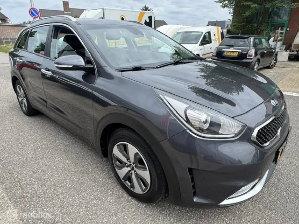 1.6 GDi Hybrid DynamicLine , Trekhaak , Navigatie & Camera achter , Parkeerhulp Achter, Led verlichting , Fabrieks garantie