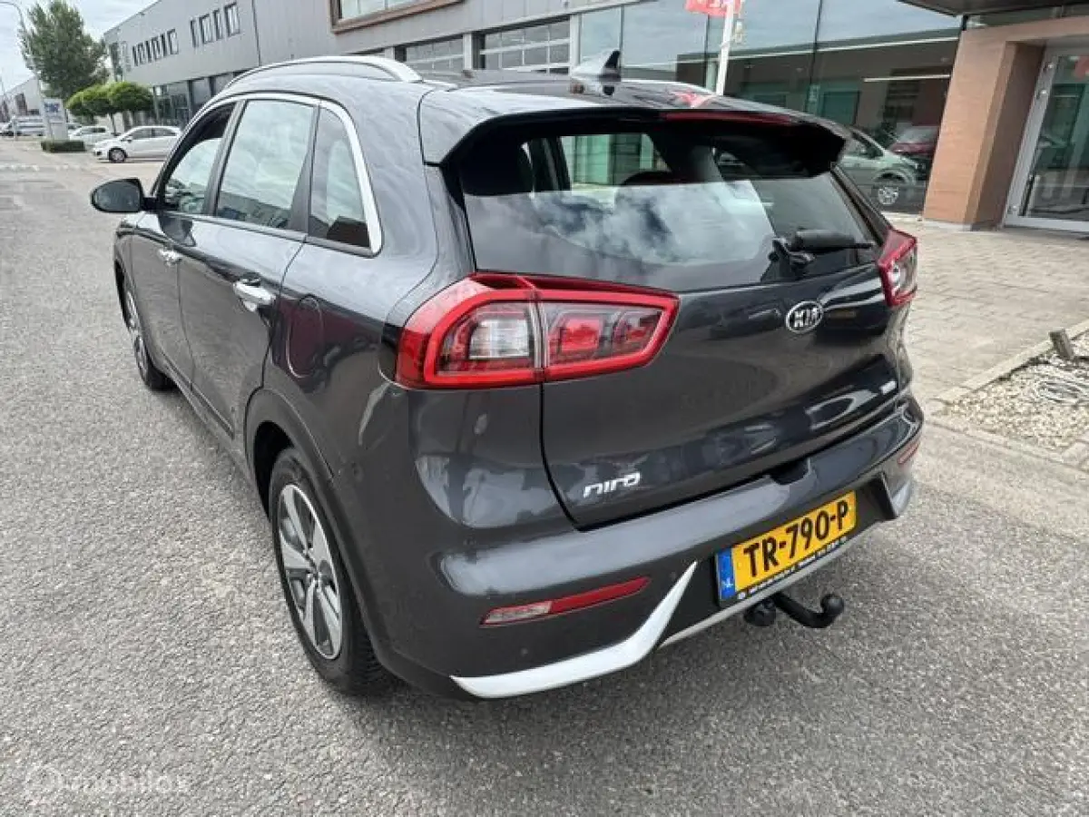1.6 GDi Hybrid DynamicLine , Trekhaak , Navigatie & Camera achter , Parkeerhulp Achter, Led verlichting , Fabrieks garantie