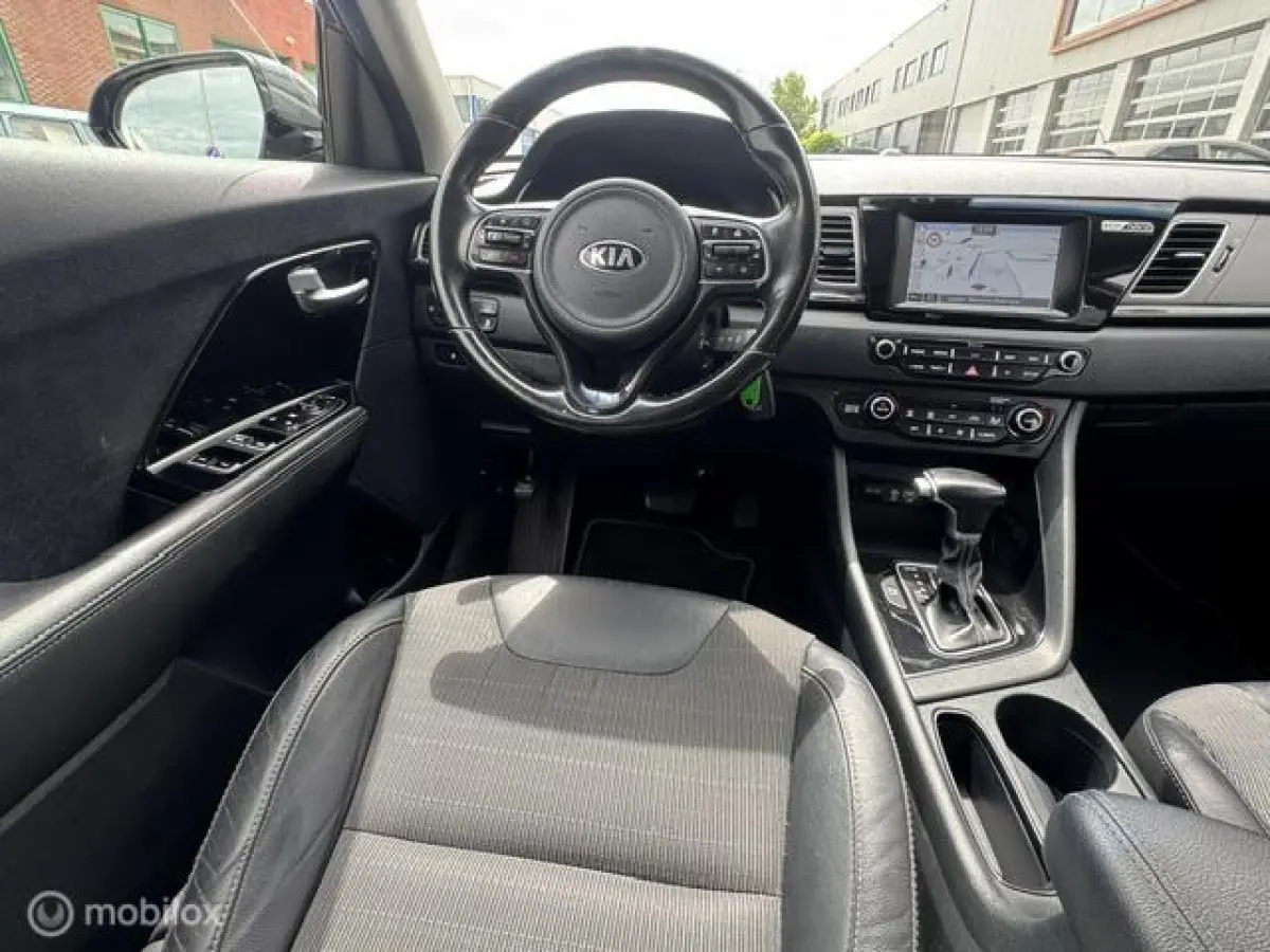 1.6 GDi Hybrid DynamicLine , Trekhaak , Navigatie & Camera achter , Parkeerhulp Achter, Led verlichting , Fabrieks garantie