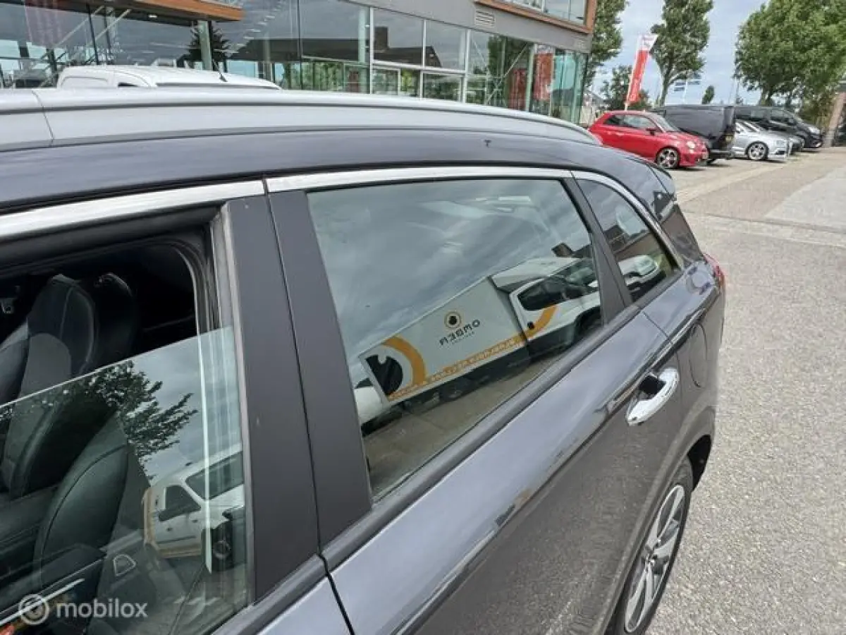 1.6 GDi Hybrid DynamicLine , Trekhaak , Navigatie & Camera achter , Parkeerhulp Achter, Led verlichting , Fabrieks garantie