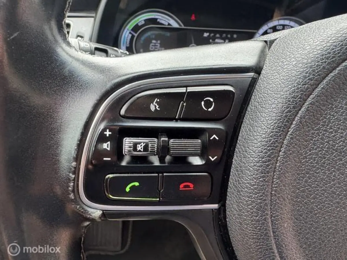 1.6 GDi Hybrid DynamicLine , Trekhaak , Navigatie & Camera achter , Parkeerhulp Achter, Led verlichting , Fabrieks garantie