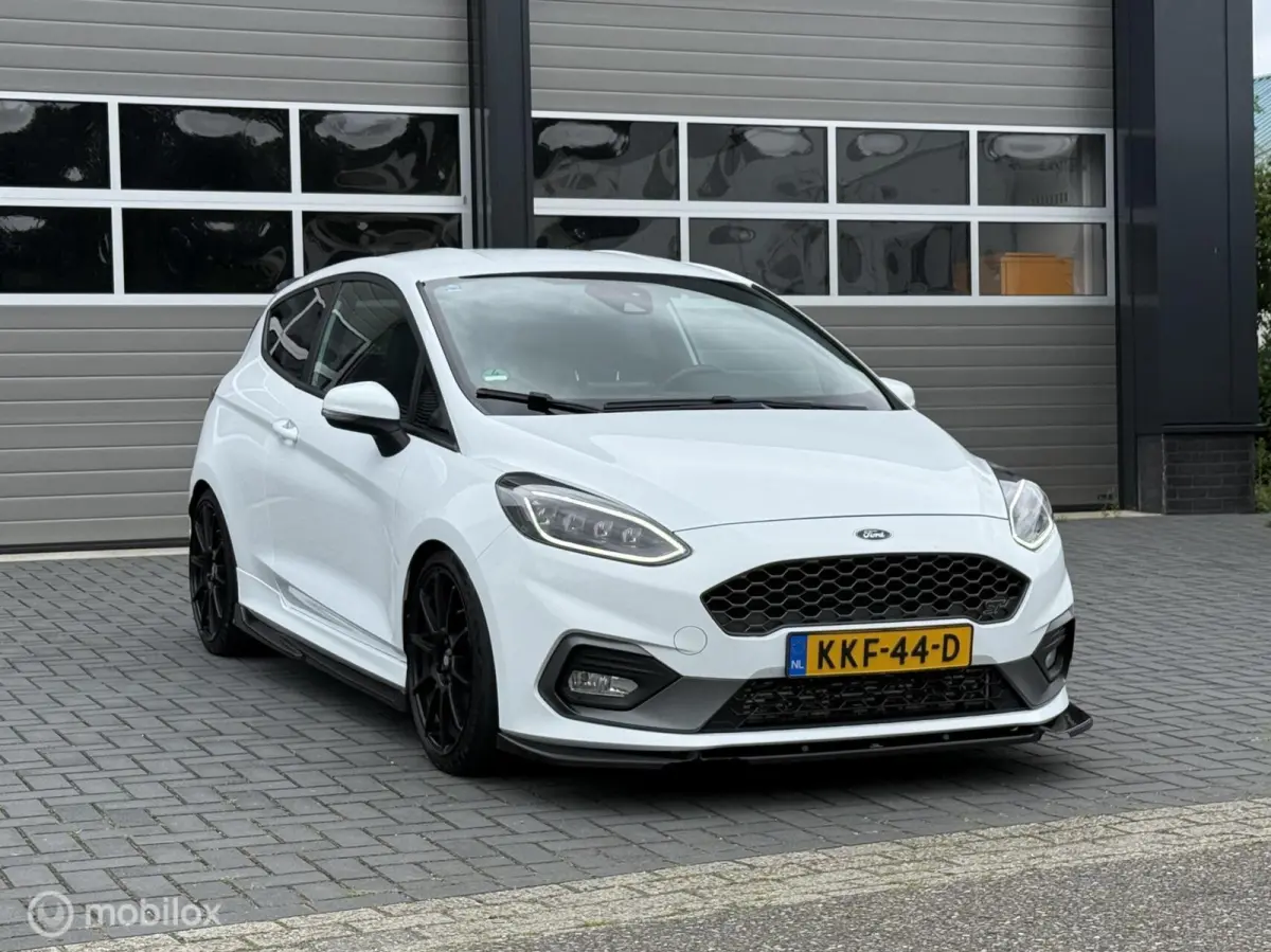 1.5 EcoBoost ST-3 200 PK|Maxton|Milltek|Sparco