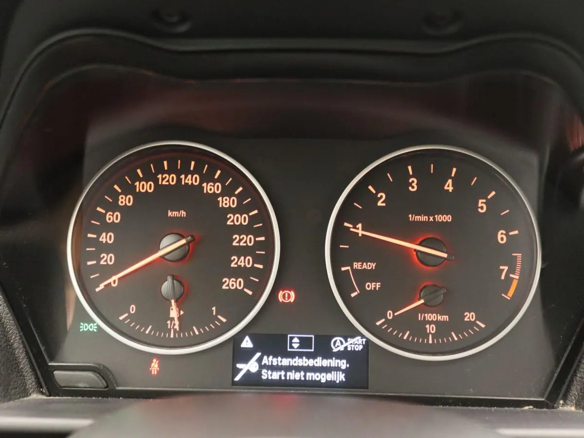 116i Centennial High Executive | Navigatie | Led Verlichting | Stoelverwarming | Climate Control |