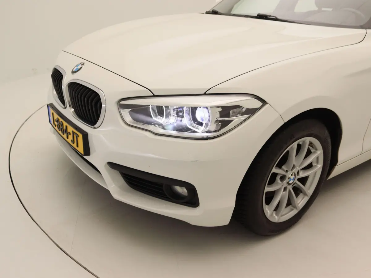 116i Centennial High Executive | Navigatie | Led Verlichting | Stoelverwarming | Climate Control |