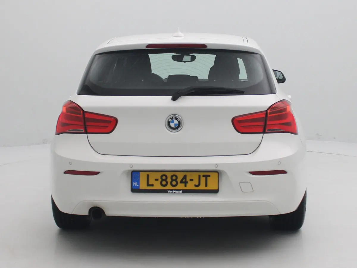 116i Centennial High Executive | Navigatie | Led Verlichting | Stoelverwarming | Climate Control |