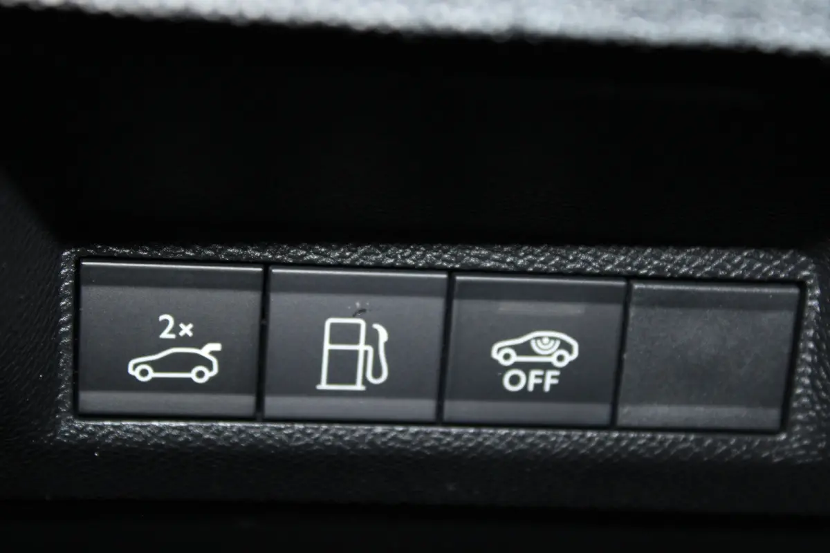 1.6 Plug-in Hybrid 195 GT Exclusive | Panorama/schuifdak | Lederen bekleding | Massage | Stoelverwarming | 19 Inch |