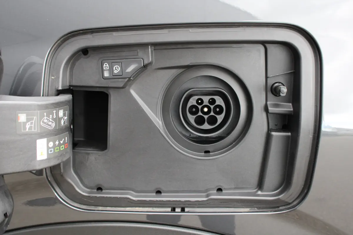 1.6 Plug-in Hybrid 195 GT Exclusive | Panorama/schuifdak | Lederen bekleding | Massage | Stoelverwarming | 19 Inch |