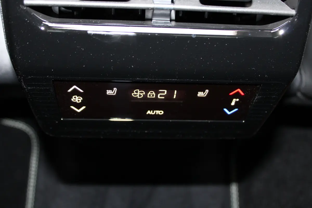 1.6 Plug-in Hybrid 195 GT Exclusive | Panorama/schuifdak | Lederen bekleding | Massage | Stoelverwarming | 19 Inch |