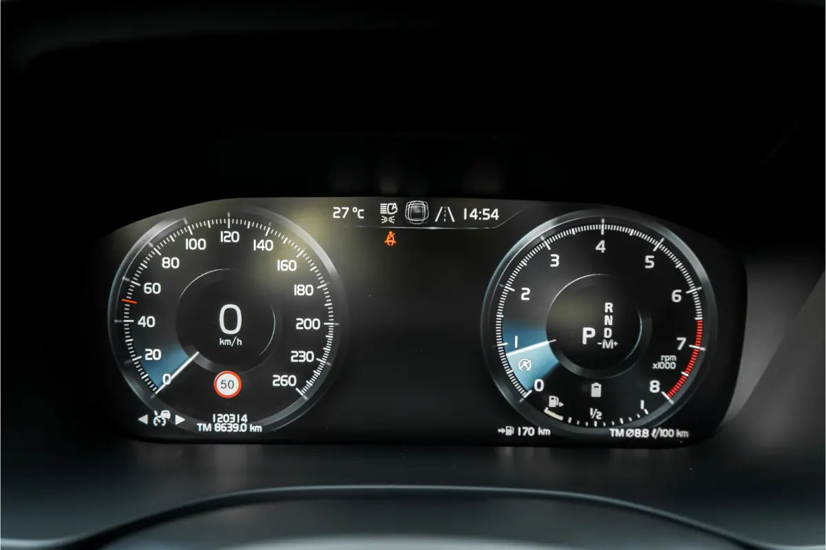 2.0 B5 Momentum Pro ACC HUD Pano Elek Trekhaak Ori NL 1e Eig