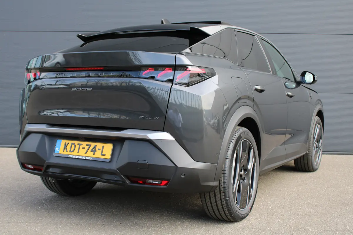 1.6 plug-in Hybrid 225 GT Exclusive | Panorama/schuifdak | Lederen bekleding | Massage | Stoelverwarming | 20 Inch |