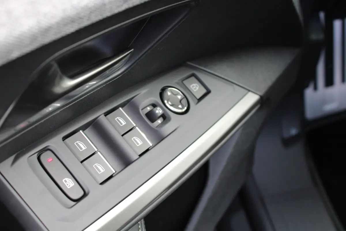1.6 plug-in Hybrid 225 GT Exclusive | Panorama/schuifdak | Lederen bekleding | Massage | Stoelverwarming | 20 Inch |