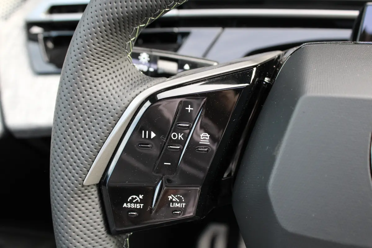 1.6 plug-in Hybrid 225 GT Exclusive | Panorama/schuifdak | Lederen bekleding | Massage | Stoelverwarming | 20 Inch |