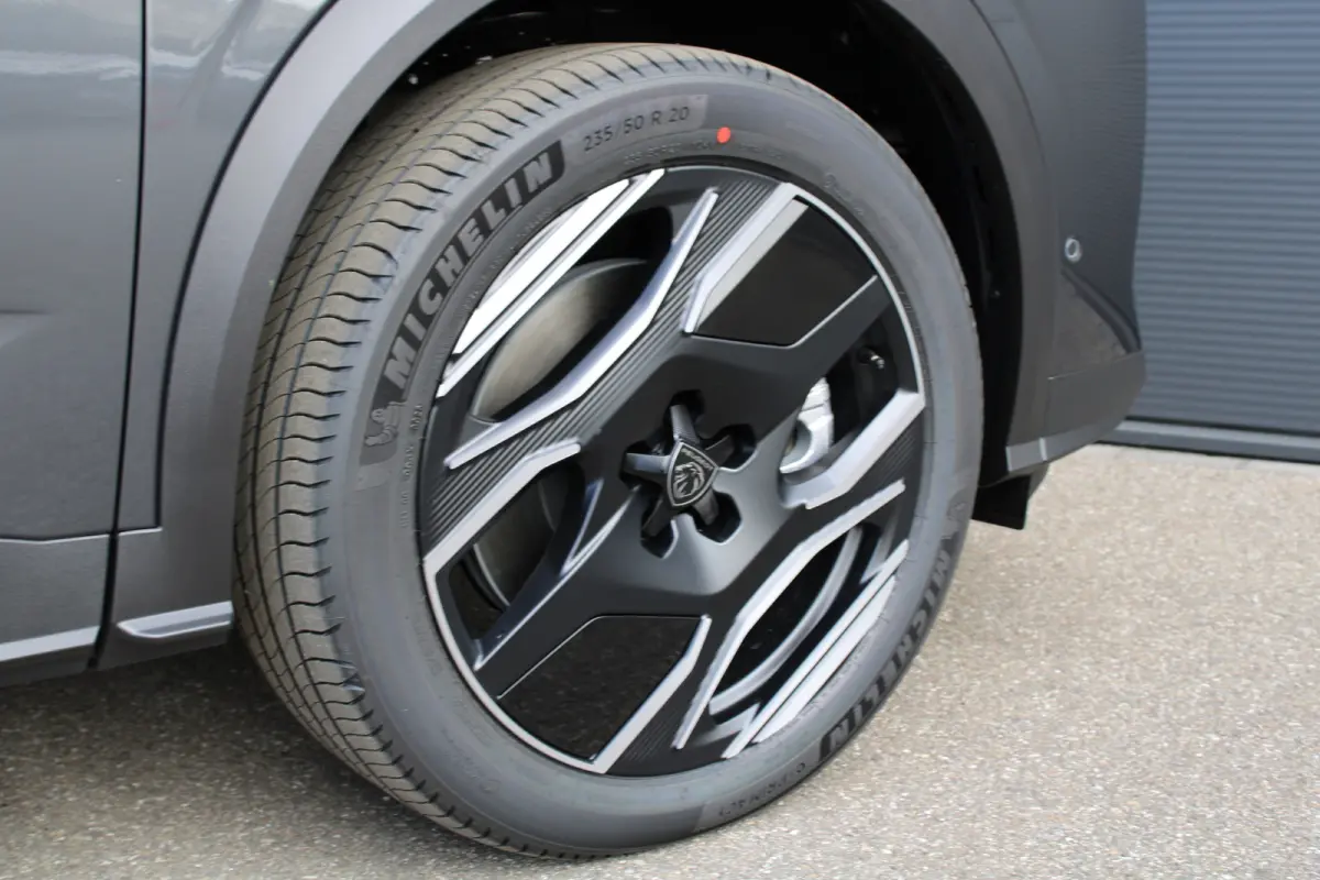 1.6 plug-in Hybrid 225 GT Exclusive | Panorama/schuifdak | Lederen bekleding | Massage | Stoelverwarming | 20 Inch |
