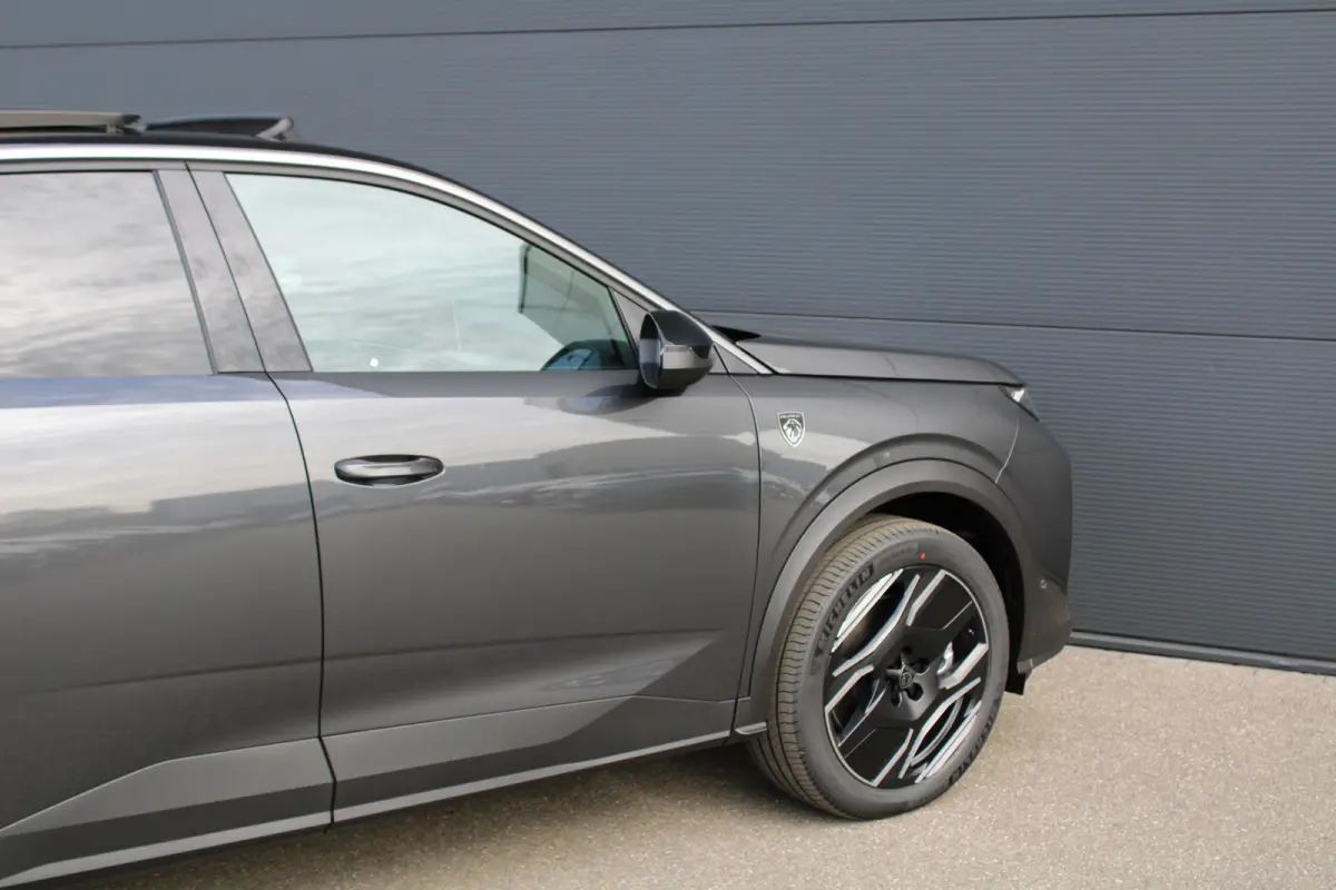 1.6 plug-in Hybrid 225 GT Exclusive | Panorama/schuifdak | Lederen bekleding | Massage | Stoelverwarming | 20 Inch |