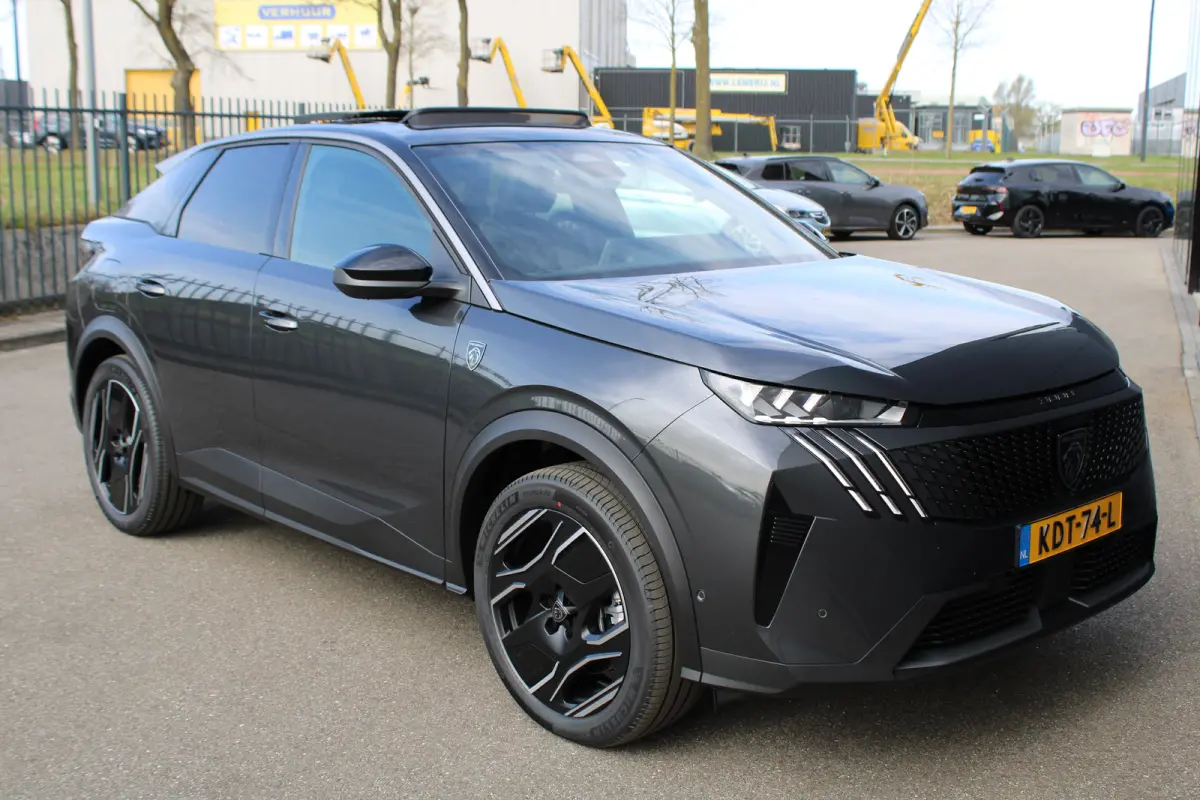 1.6 plug-in Hybrid 225 GT Exclusive | Panorama/schuifdak | Lederen bekleding | Massage | Stoelverwarming | 20 Inch |