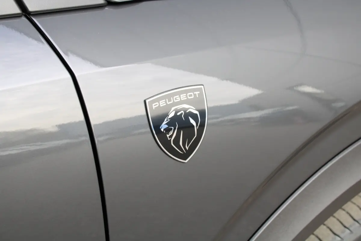 1.6 plug-in Hybrid 225 GT Exclusive | Panorama/schuifdak | Lederen bekleding | Massage | Stoelverwarming | 20 Inch |