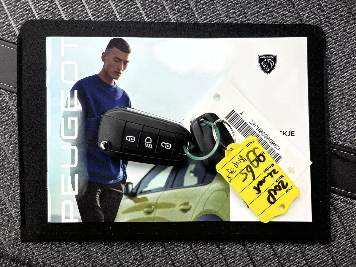 Allure 110pk Hybrid Automaat | Navigatie | 360 camera | Cruise control adaptief | Apple Carplay en Android auto draadloos