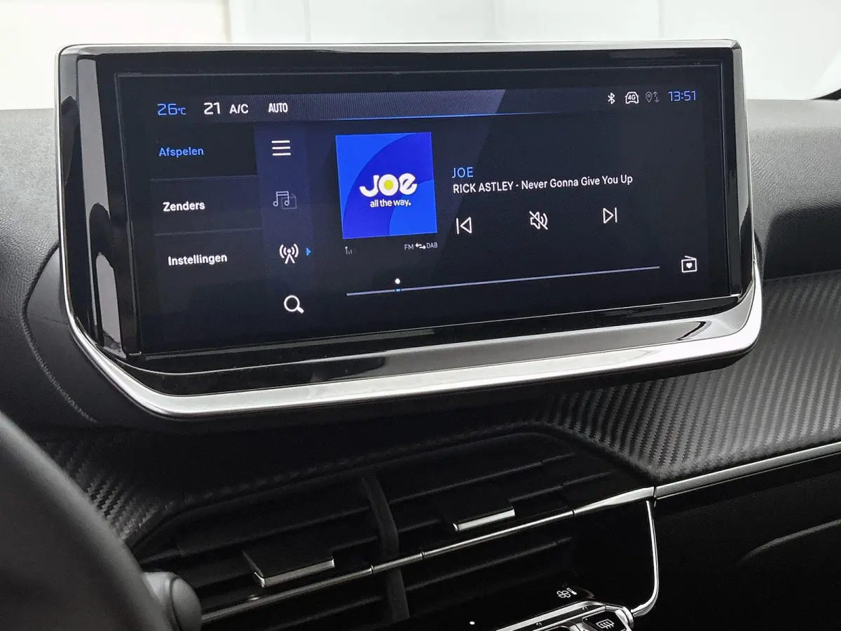 Allure 110pk Hybrid Automaat | Navigatie | 360 camera | Cruise control adaptief | Apple Carplay en Android auto draadloos