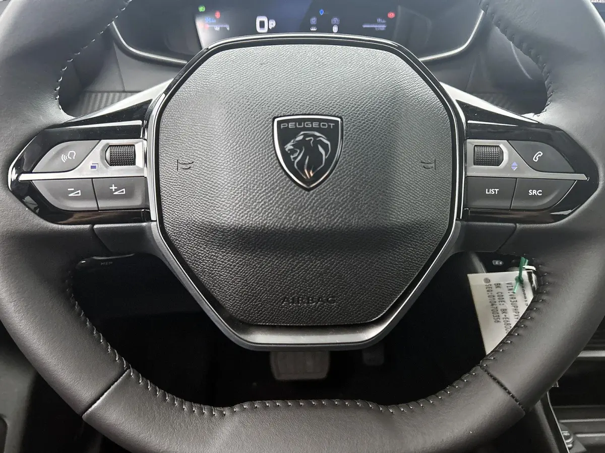 Allure 110pk Hybrid Automaat | Navigatie | 360 camera | Cruise control adaptief | Apple Carplay en Android auto draadloos