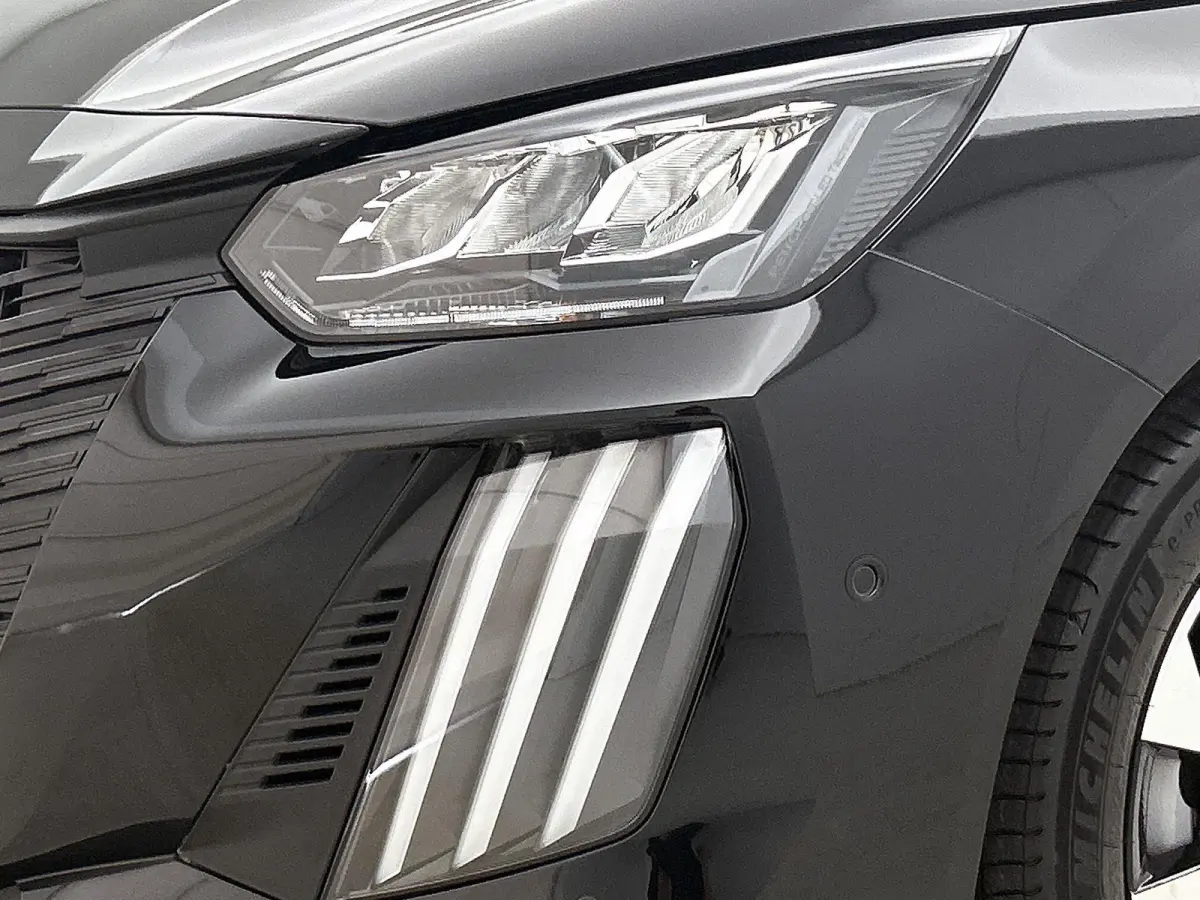 Allure 110pk Hybrid Automaat | Navigatie | 360 camera | Cruise control adaptief | Apple Carplay en Android auto draadloos