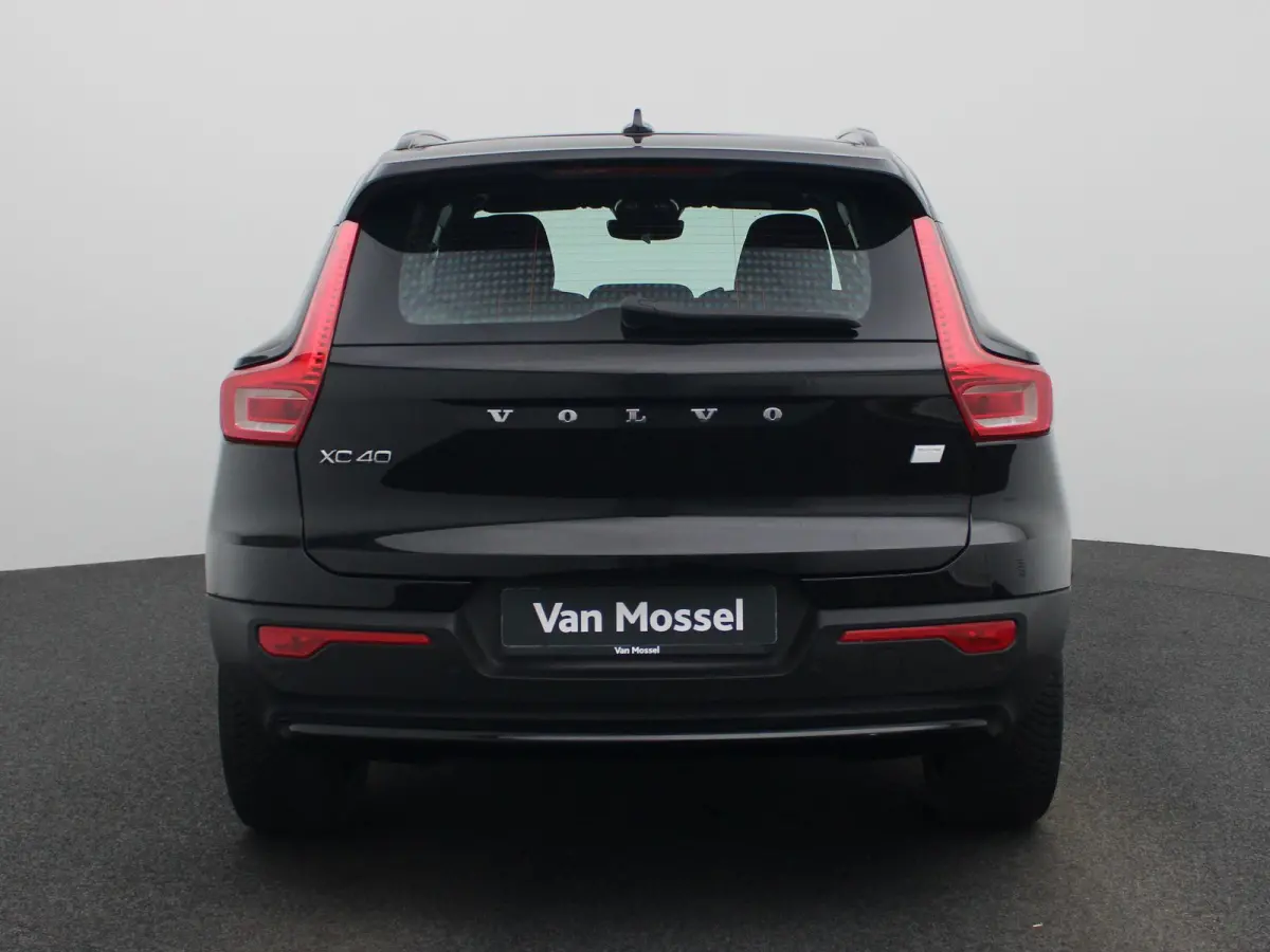 Core | CAMERA | NAVIGATIE | ELEK.KOFFERBAK | DIGITAAL DASHBOARD | LED | LMV |