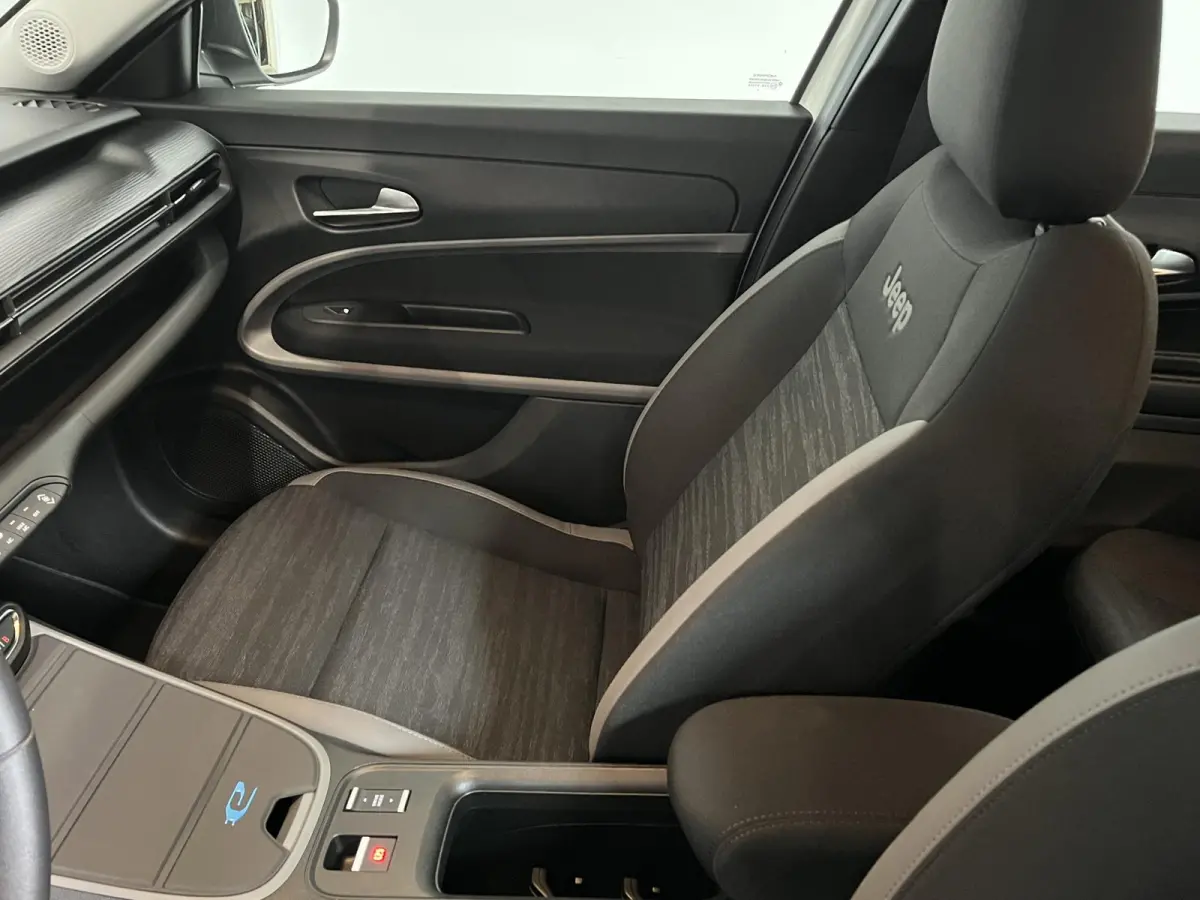 Longitude 54 kWh Navigatie Apple Carplay/ Android Auto Parkeersensor achter Cruise Control Stoelverwarming Full LED Virtual Cockpit Climate Control