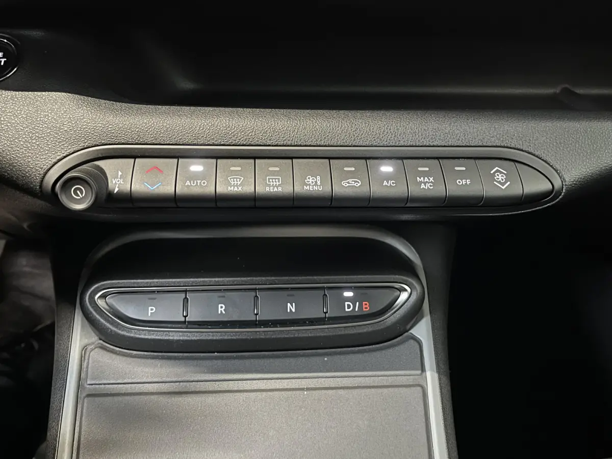 Longitude 54 kWh Navigatie Apple Carplay/ Android Auto Parkeersensor achter Cruise Control Stoelverwarming Full LED Virtual Cockpit Climate Control