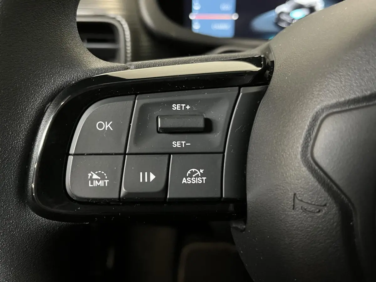 Longitude 54 kWh Navigatie Apple Carplay/ Android Auto Parkeersensor achter Cruise Control Stoelverwarming Full LED Virtual Cockpit Climate Control