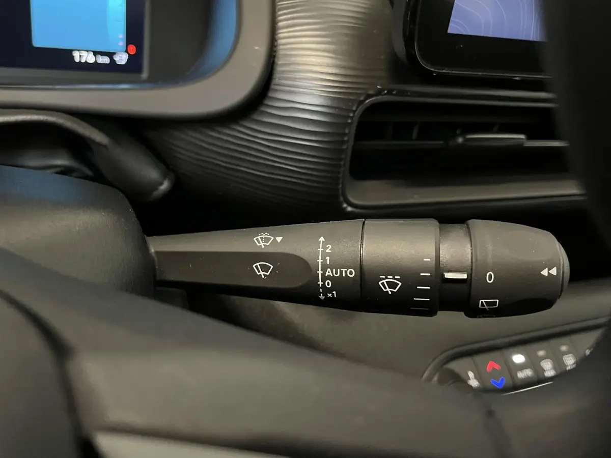 Longitude 54 kWh Navigatie Apple Carplay/ Android Auto Parkeersensor achter Cruise Control Stoelverwarming Full LED Virtual Cockpit Climate Control