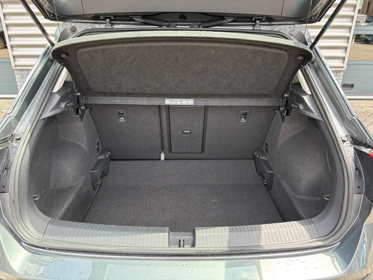 1.0 TSI 110 pk Style | Parkeersensoren | Navigatie | Cruise control adaptief |
