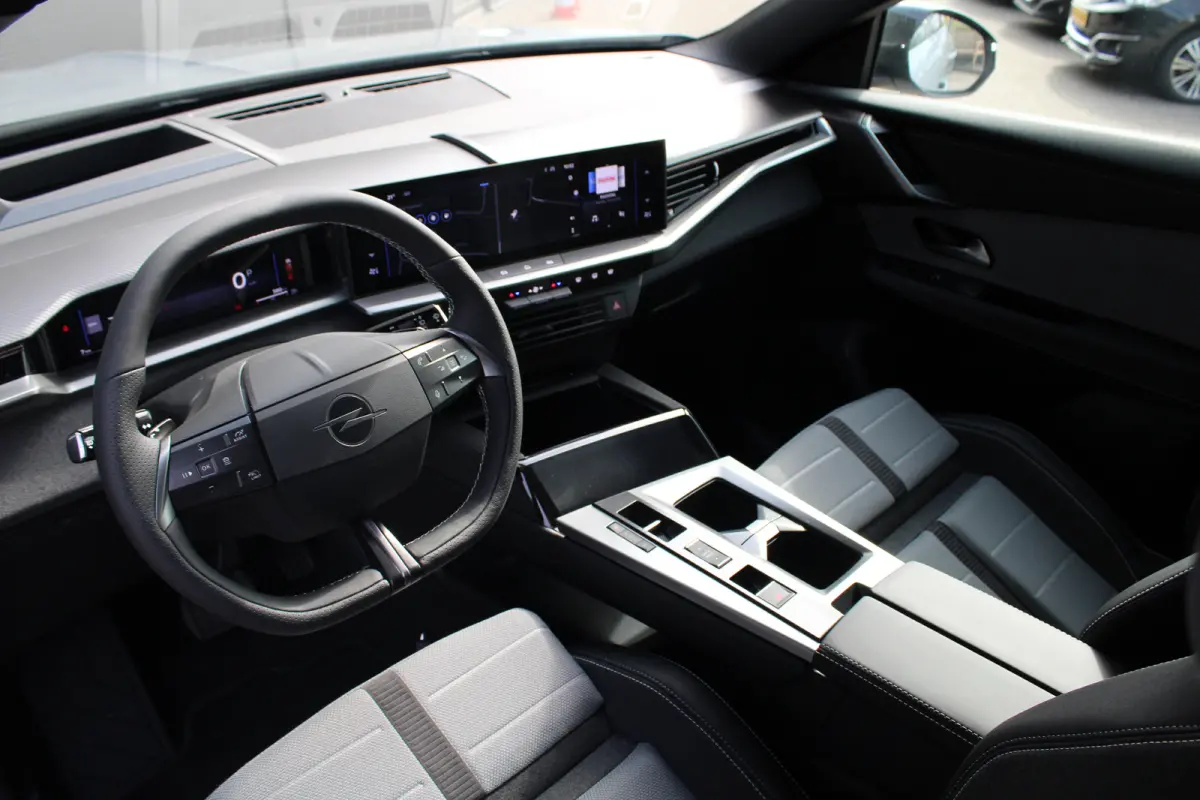 1.2 Turbo Hybrid GS | Automaat | Navigatie | Camera voor + achter | Stoelverwarming | Apple carplay |