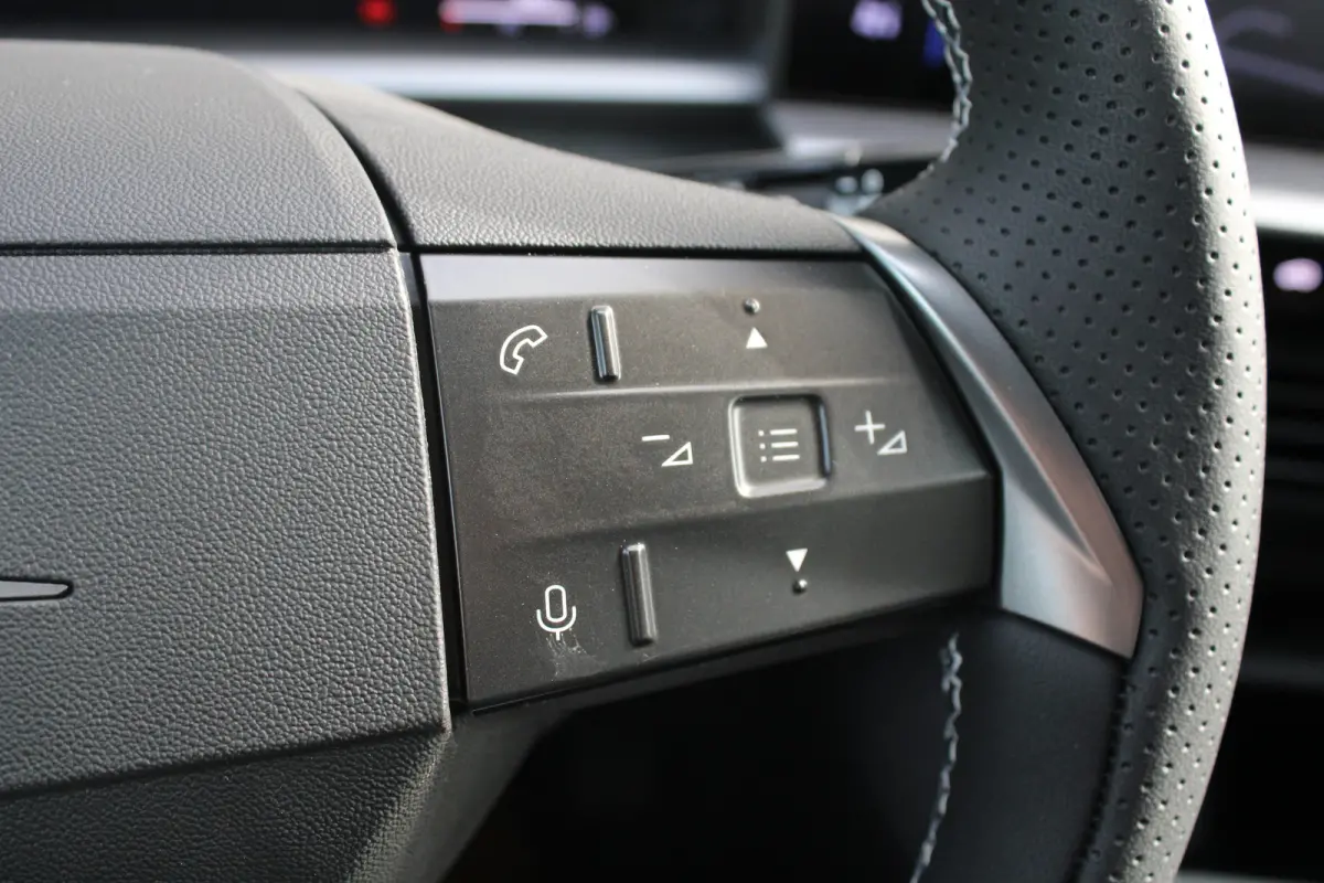 1.2 Turbo Hybrid GS | Automaat | Navigatie | Camera voor + achter | Stoelverwarming | Apple carplay |