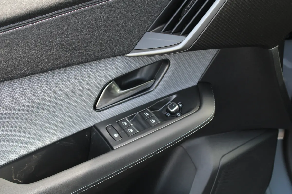 1.2 Turbo Hybrid GS | Automaat | Navigatie | Camera voor + achter | Stoelverwarming | Apple carplay |