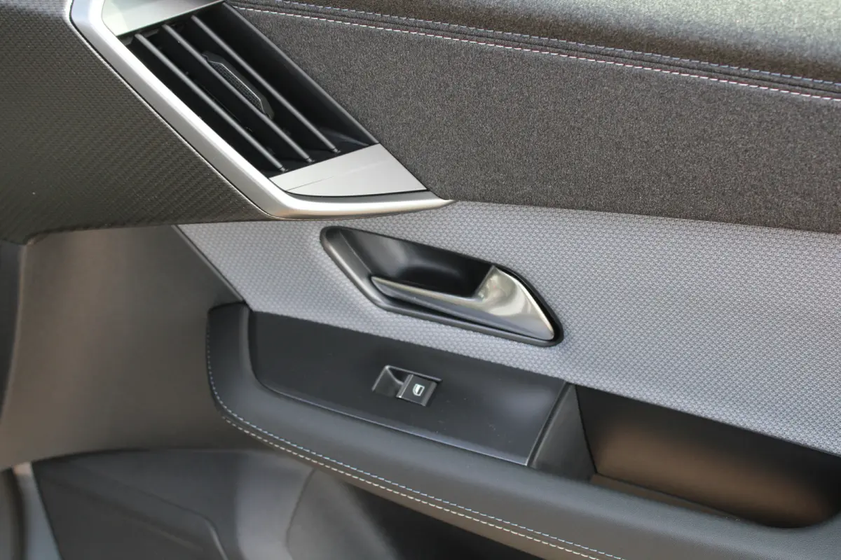 1.2 Turbo Hybrid GS | Automaat | Navigatie | Camera voor + achter | Stoelverwarming | Apple carplay |