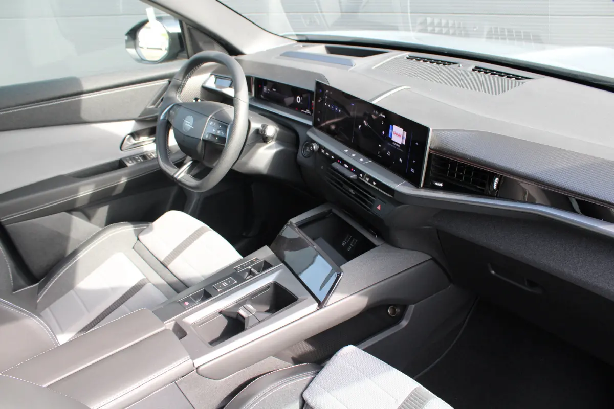 1.2 Turbo Hybrid GS | Automaat | Navigatie | Camera voor + achter | Stoelverwarming | Apple carplay |