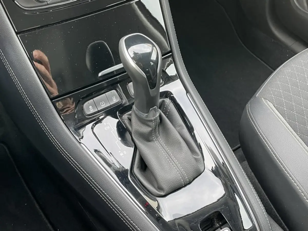 1.2 Turbo Elegance Automaat met Navi/Camera, Winterpakket, 18inch, AGR