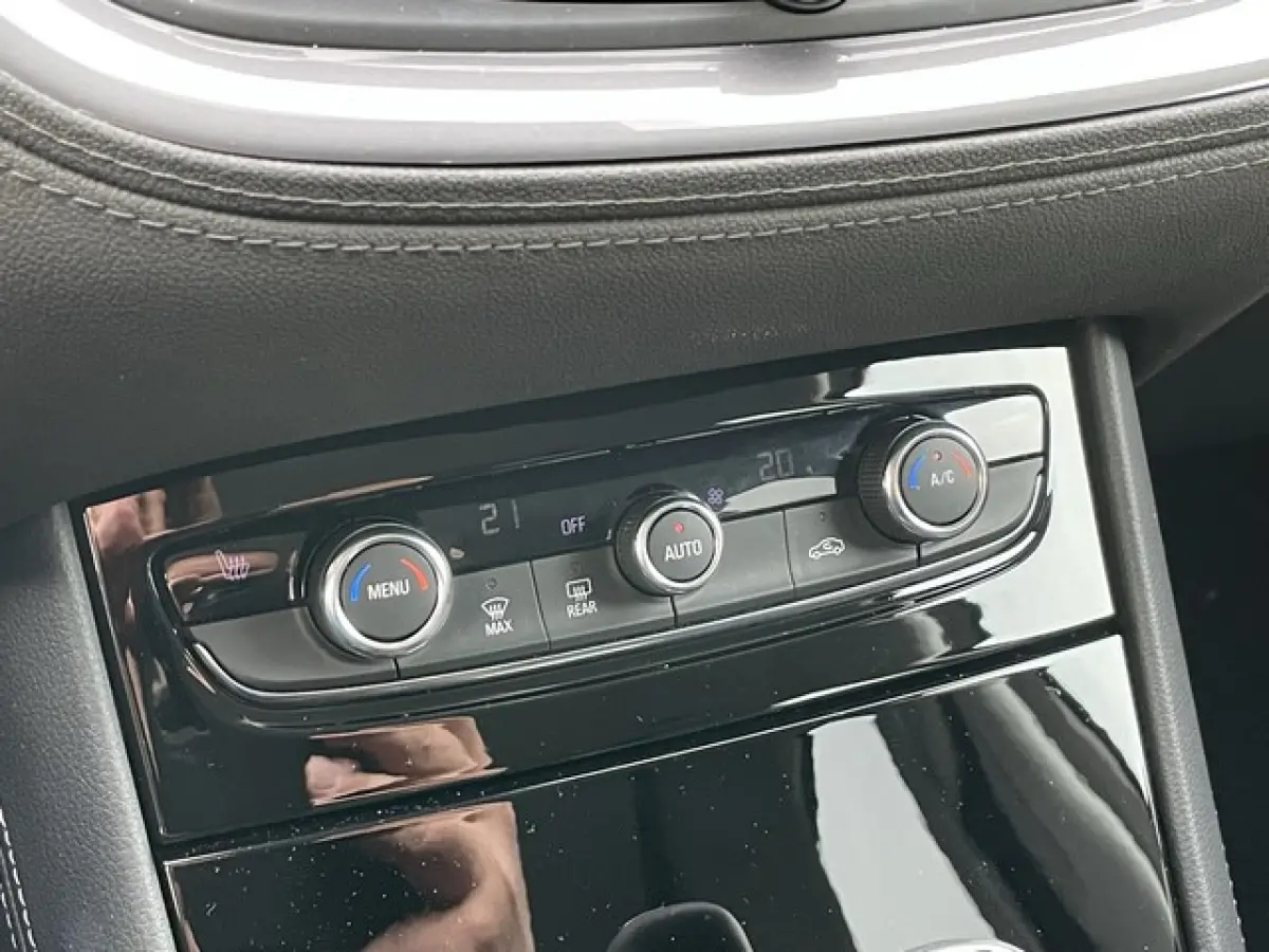 1.2 Turbo Elegance Automaat met Navi/Camera, Winterpakket, 18inch, AGR