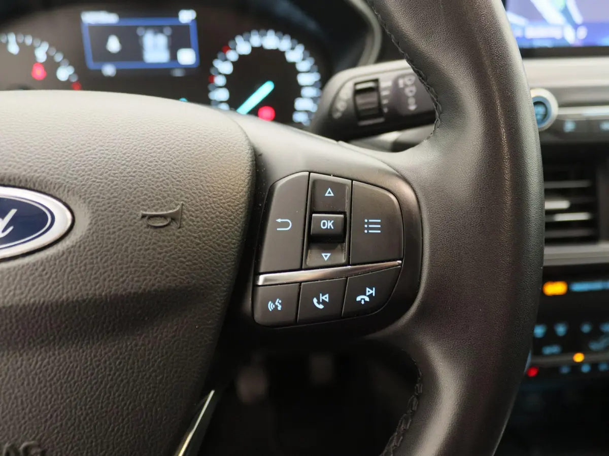 1.0 EcoBoost Hybrid Titanium Style | Apple Carplay/Android Auto | Winter Pakket | Camera | Led Verlichting | Cruise Control |