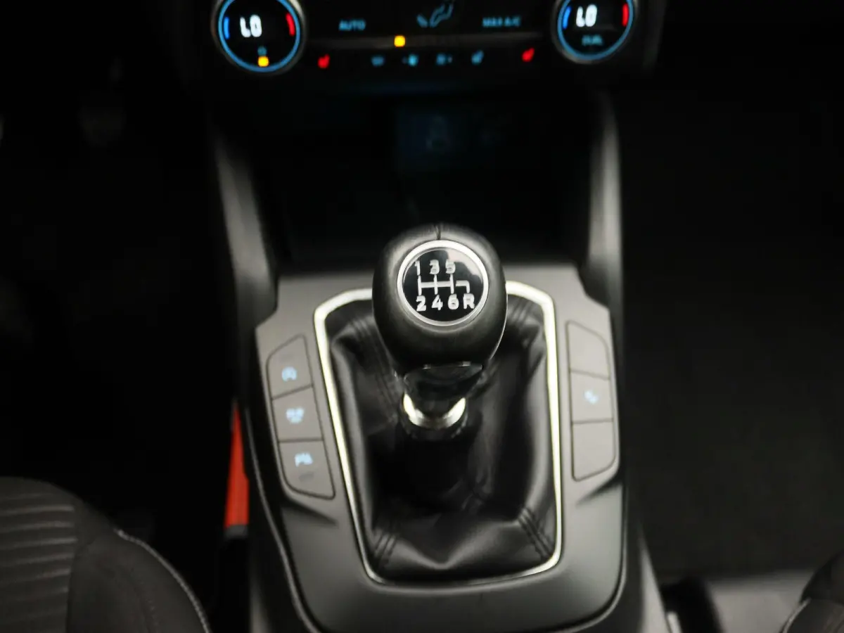 1.0 EcoBoost Hybrid Titanium Style | Apple Carplay/Android Auto | Winter Pakket | Camera | Led Verlichting | Cruise Control |