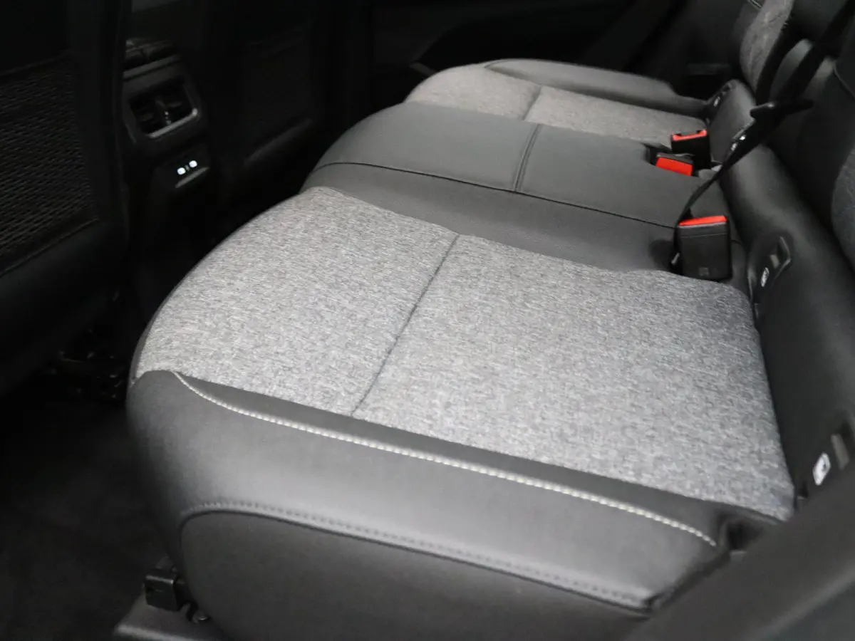 E-Tech full hybrid techno 200pk Camera | Adapt. Cruise | Parkeersens. v+a | Stoel-/stuur-/voorruitverw.