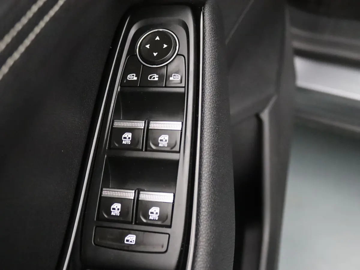 E-Tech full hybrid techno 200pk Camera | Adapt. Cruise | Parkeersens. v+a | Stoel-/stuur-/voorruitverw.
