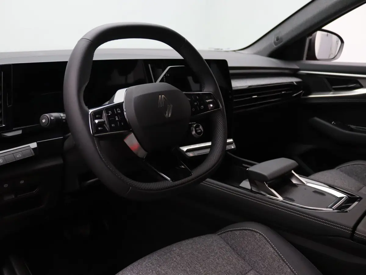 E-Tech full hybrid 200pk techno Stuur verwarmd | verwarmde voorruit